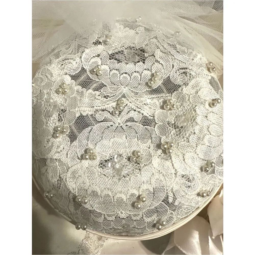 Vintage 1960’s T&G WEDDING HAT WITH VEIL - Picture 4 of 14